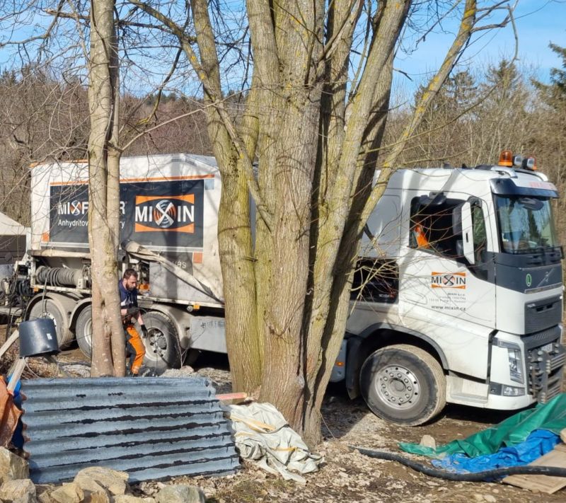 Mobilní výroba litého potěru přímo na stavbě